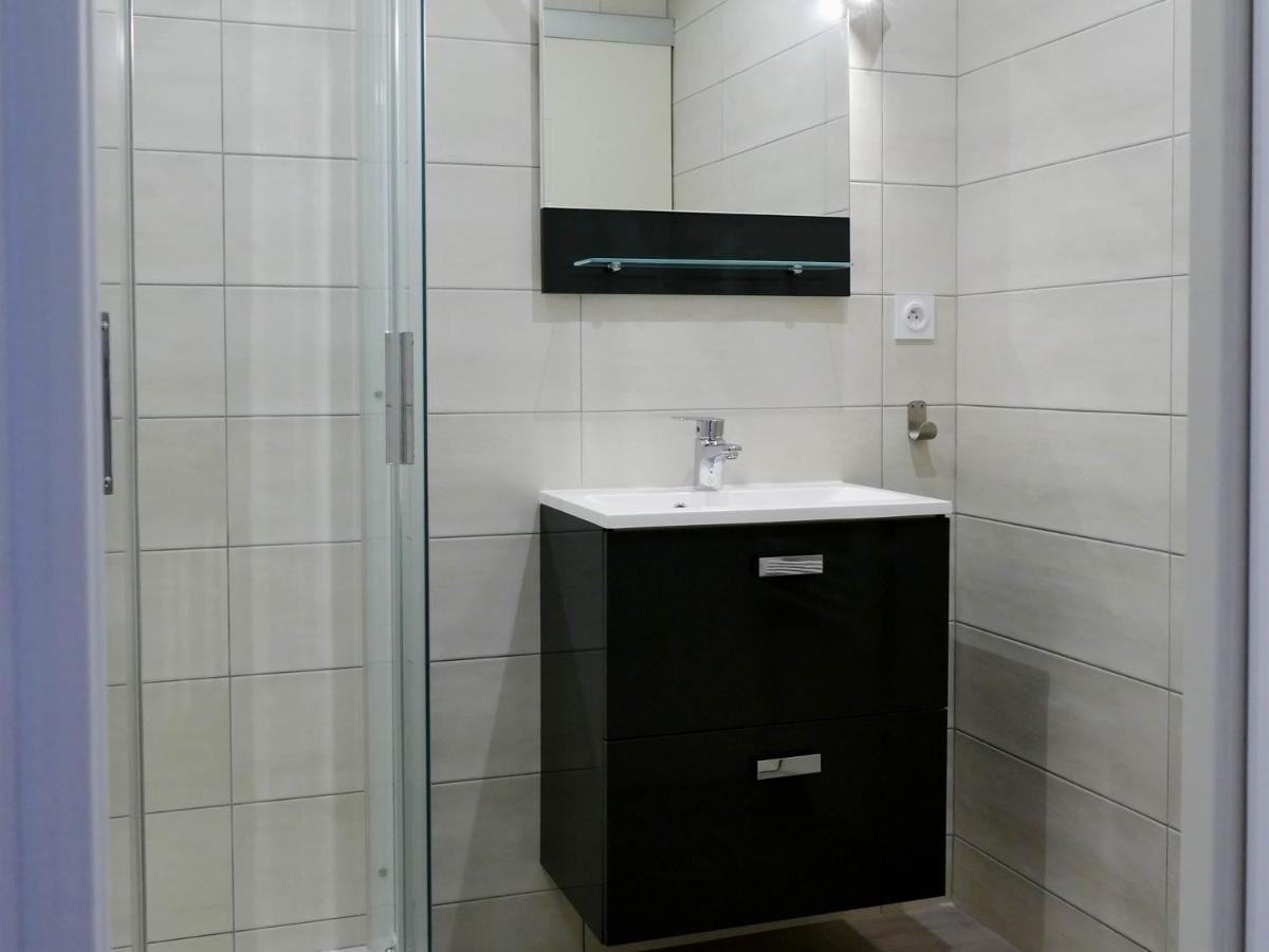 Appart'Hotel Chambrappart Falaise  Bagian luar foto